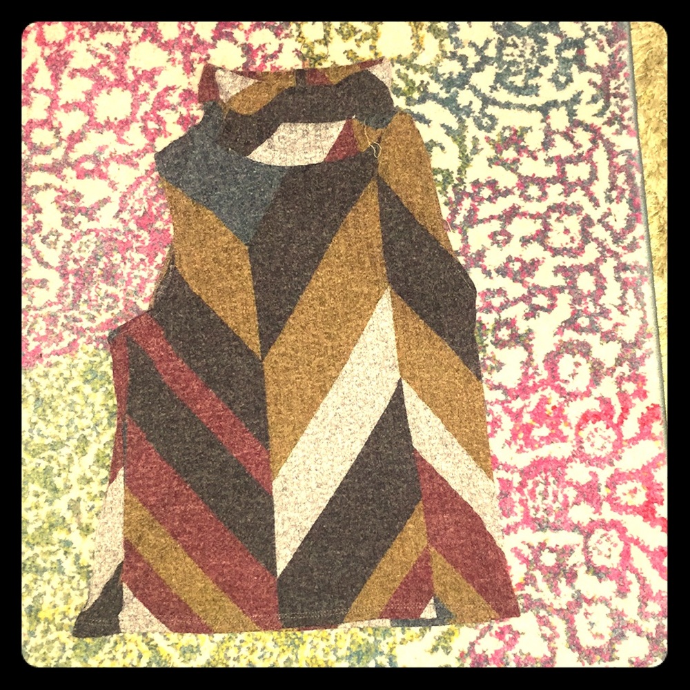 Art Class high neck sleeve top.